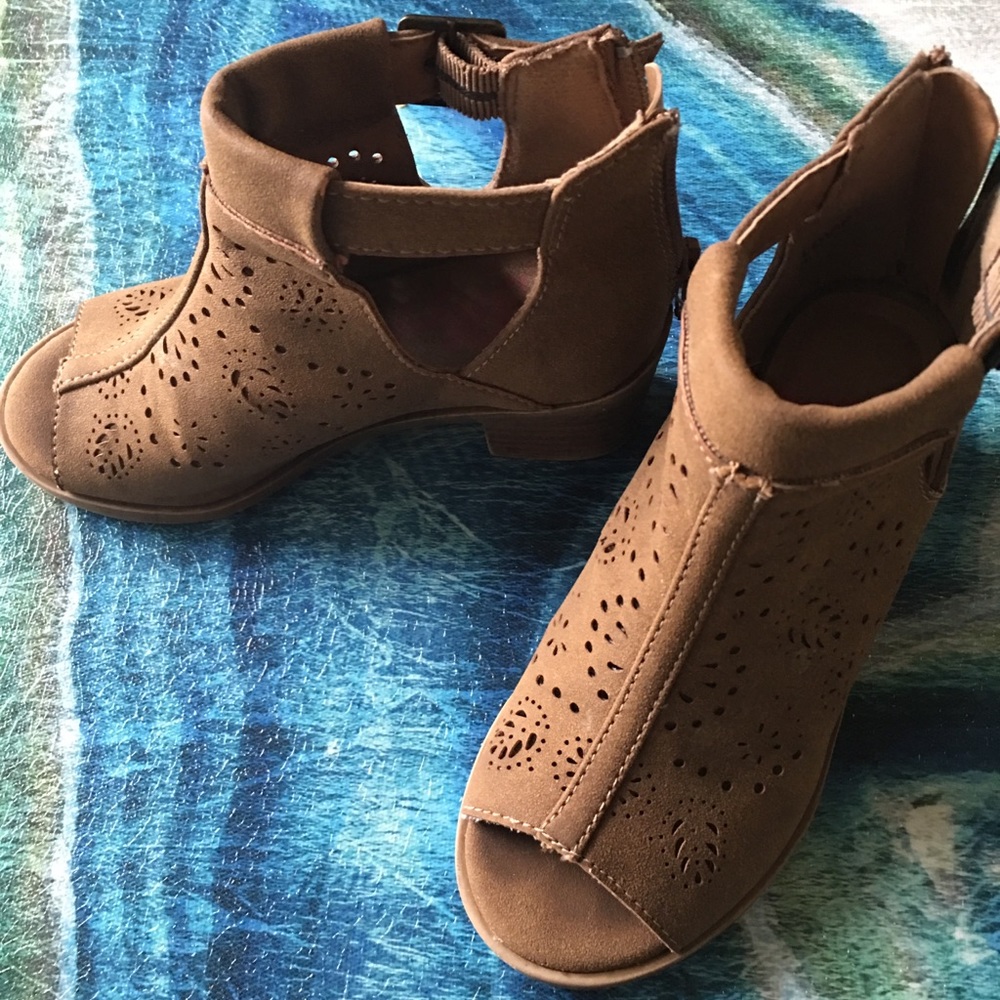 Toddler Girl Suede Brown Booties
